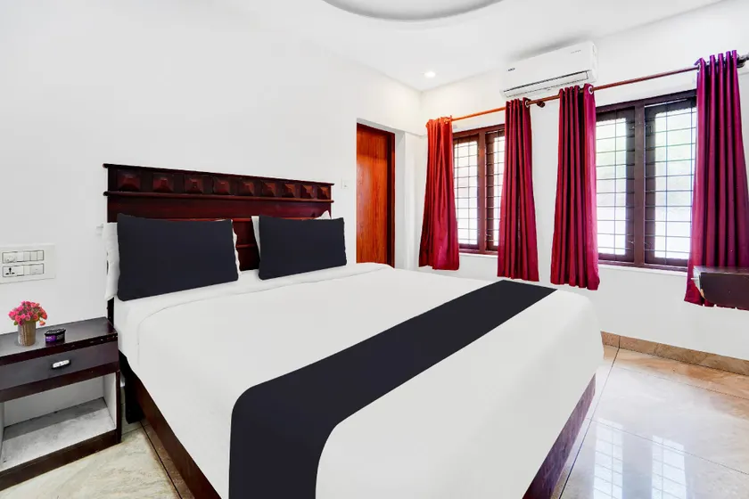 Hotel O Ernakulam Near North Railway Station - Image 1