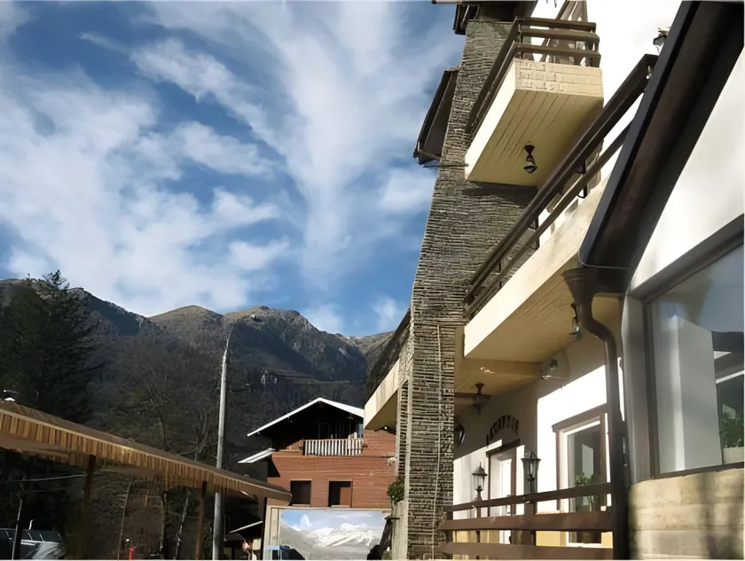 Hotel Piatra Soimului - Image 1