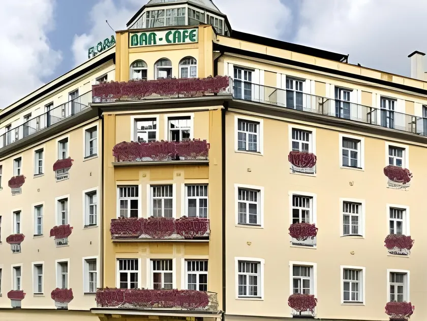 Hotel Flora - Image 1