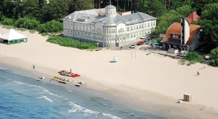 Beachfront Art Gallery Mansard One Bedroom Suite in Historic Bath-House - Image 1