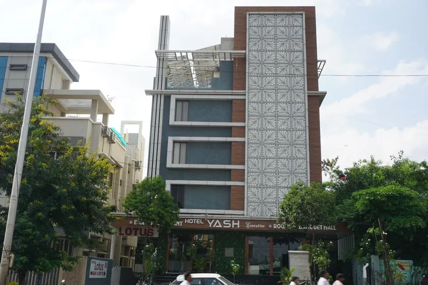 Hotel Yash Executive - Image 1