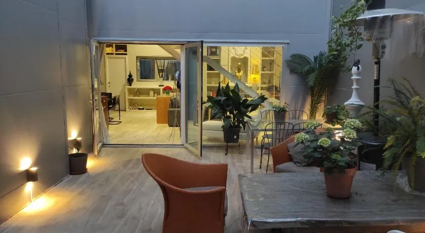Habitación y baño en planta independiente en centro de sevilla - Image 1