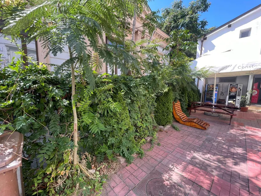 Piata Uniri Cozy Inn - Image 1