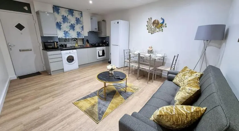 16A Ground floor setup for your most amazing relaxed stay Free Parking Free Fast WiFi - Image 1