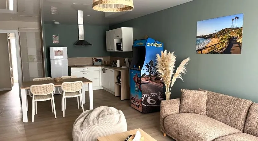 Appartement cosy ambiance Laguna Beach dans résidence avec piscine 2 pers 1 chambre - Image 1