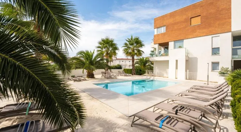 Sun Beach Residence con Piscina - Piazza Brescia - Adria Holiday Jesolo - FAMILY APARTMENTS - Image 1