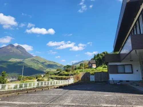 Yufuin Monday 湯布院マンデー - Image 1