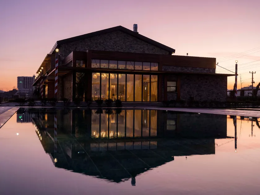Inemare Hotel - Image 1