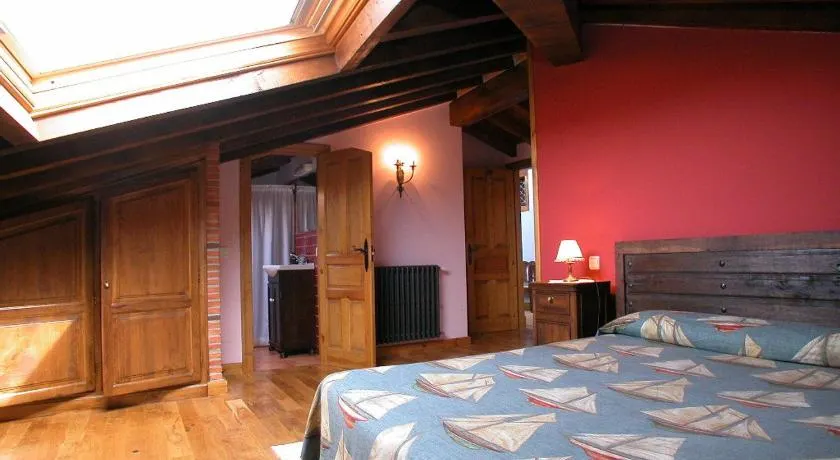 Posada de Peredo y Villa - Image 1