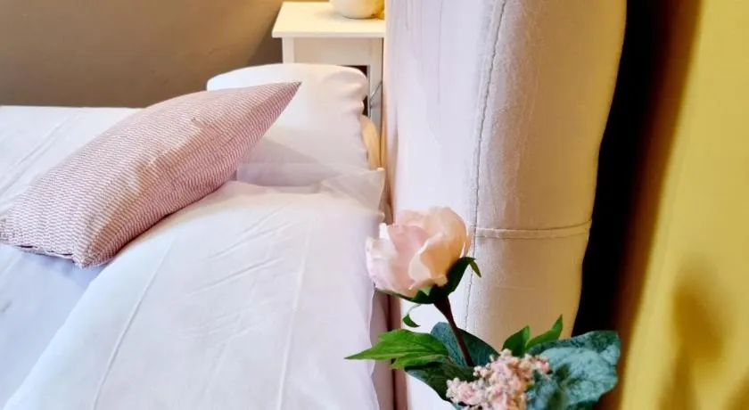 Rose Guest House - Image 1
