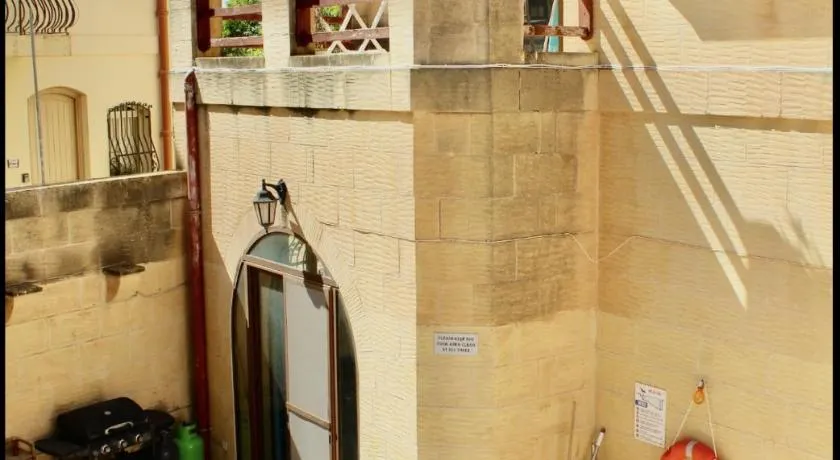 Shamrock House - Image 1