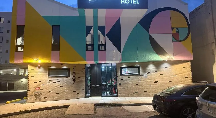 BIG little Hotel - Image 1