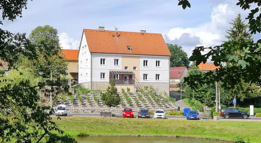 Ela Apartments Farní - Image 1