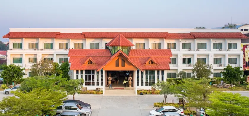 Silayok Grand Hotel - Image 1