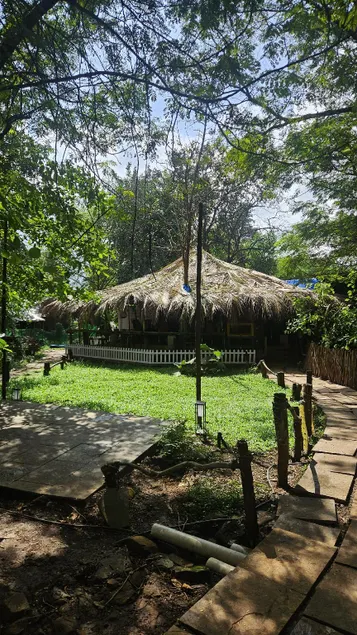 Lakeside Boheme Inn - Image 1