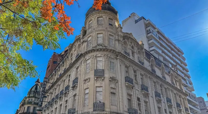 Hotel Majestic Rosario - Image 1