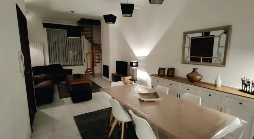 Modern duplex 100m2 perfect to visit Brussels - Image 1
