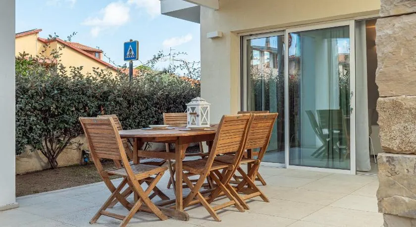 Appartement de vacances avec internet haut débit, terrasse et jardin | Vue jardin - Image 1