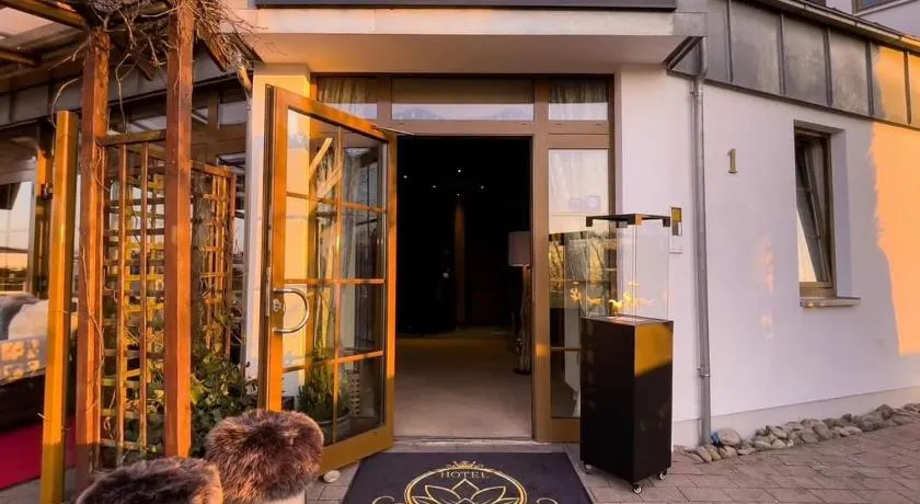 Showhotel Seerose - Image 1