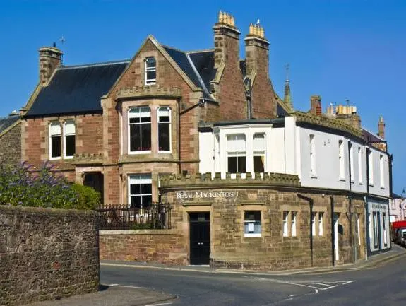 Royal Mackintosh Hotel - Image 1