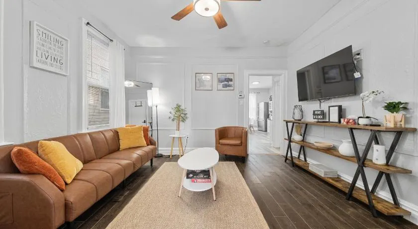 "Charming Apartment - Just 35 min to Manhattan" - Image 1