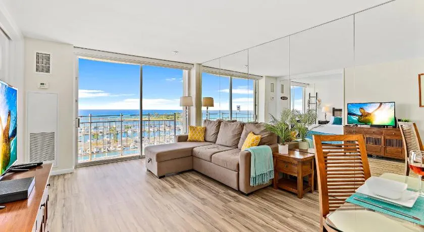 Ocean View 1BR at Ilikai Marina  - Image 1