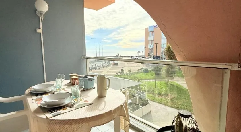 SEASONAL RENTAL SETE T2 CENTER KVARTAL PORT SOUTH OF FRANCE - Image 1