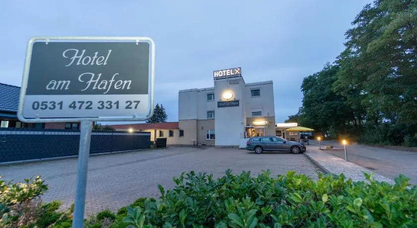 Hotel am Hafen - Image 1