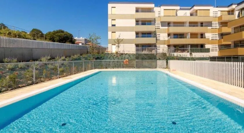 A estrenar amplio con piscina y parking - Image 1