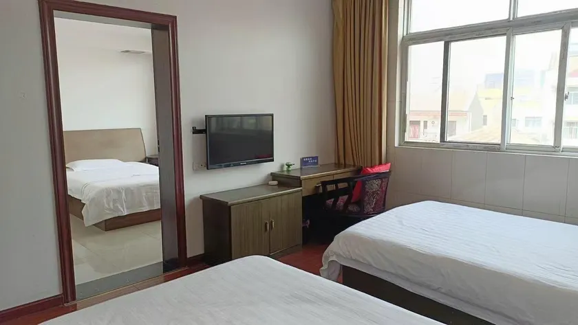 Jiangling Fuyuan Hotel - Image 1
