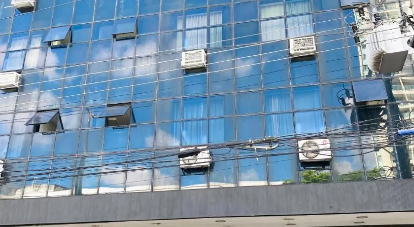 Real Hotel - Image 1