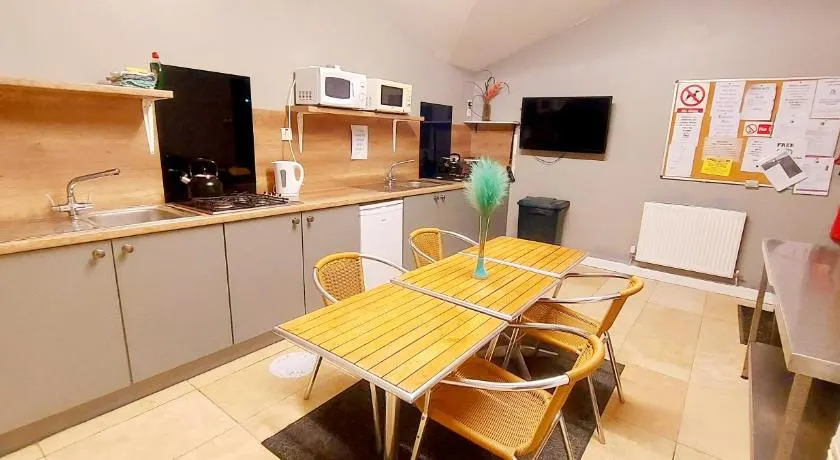 One-Bedroom Cottage in Snowdonia National Park - Image 1