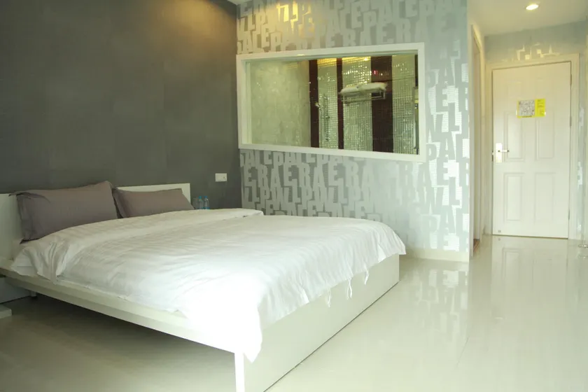 Ju Zhan Fashion Hotel - Image 1