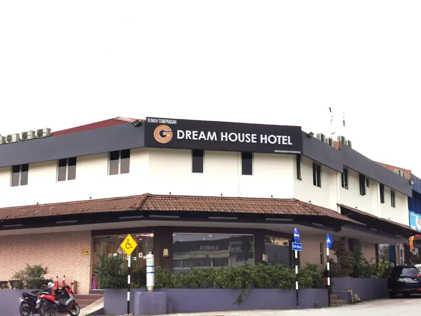 Dream House Hotel - Image 1