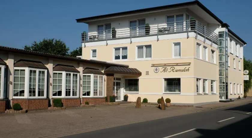 Hotel Alt Riemsloh - Image 1