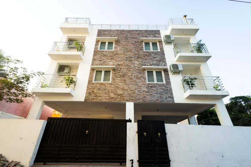 Royal Beach Service Apartment - Image 1