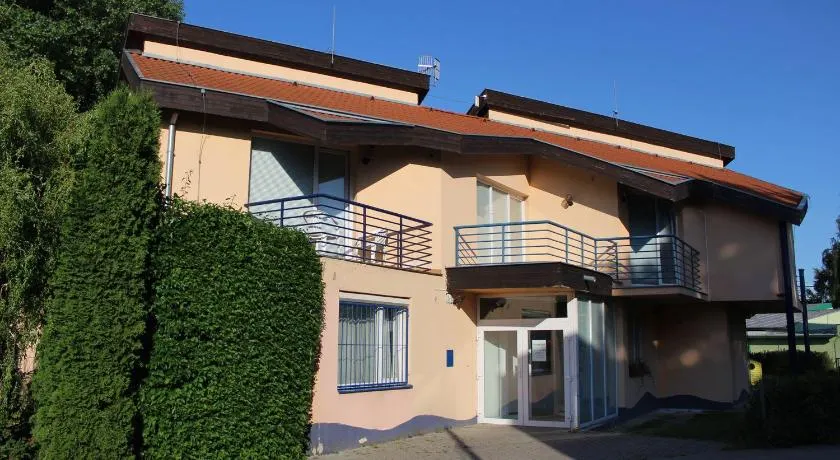 Chata TARGET Senec - Image 1