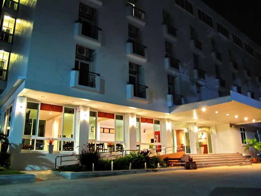 Phaiboonplace Hotel - Image 1