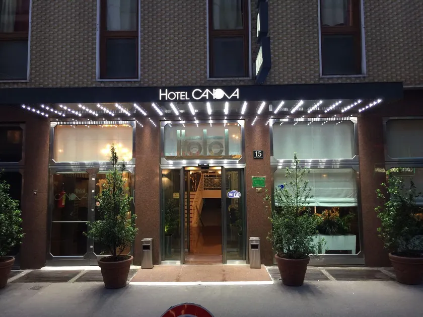 Canova Hotel - Image 1