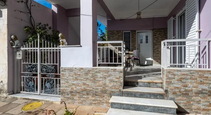 Kalamata home, Agia triada - Image 1