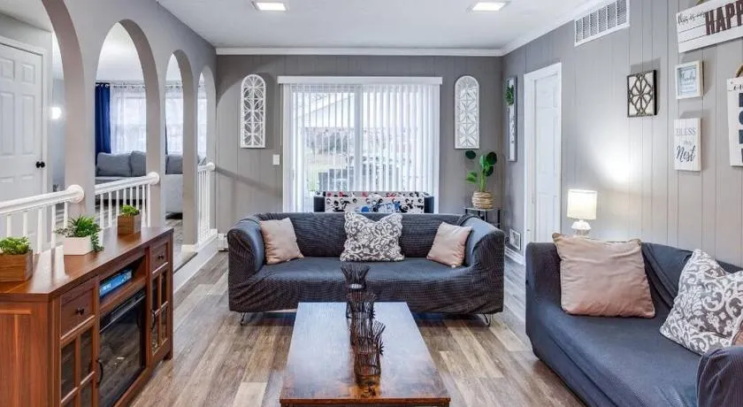 Fantastic Home Near DWTN/Airport - Image 1