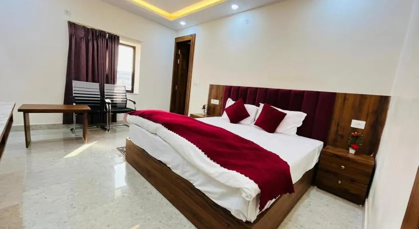 Orchha Hill Hotel - Image 1