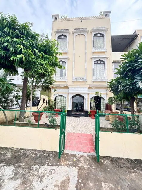 Hotel Dev Palace - Image 1
