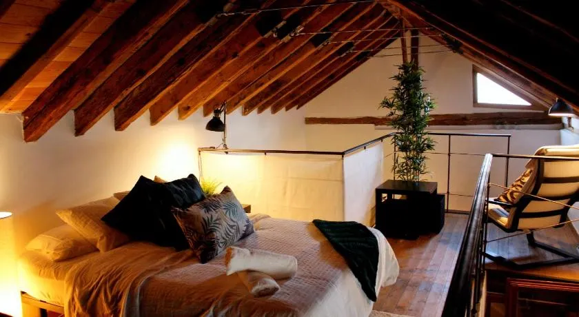 Duplex en casco antiguo con WIFI - Image 1