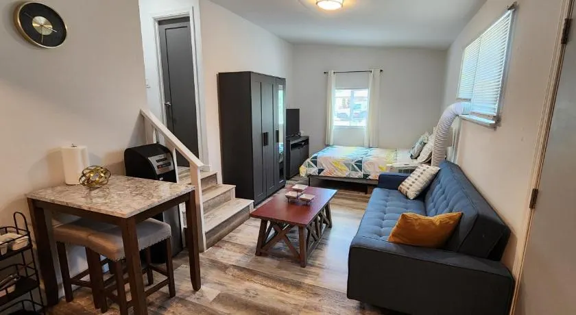 New ! Lovely Studio w/ patio, Parking on premises - Image 1