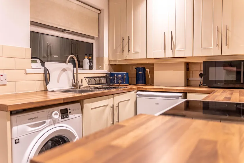 Lodging In Carrickfergus Centre - Image 1