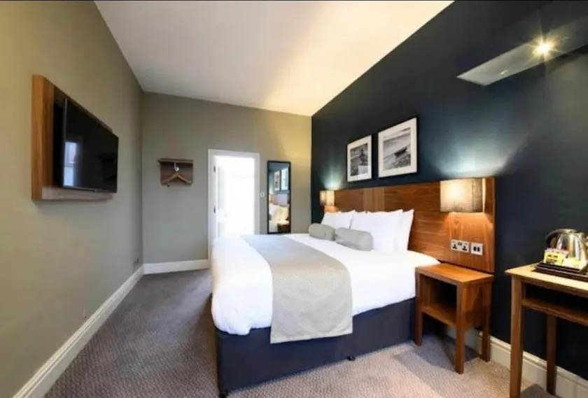 Hotel Moon Residency - Image 1