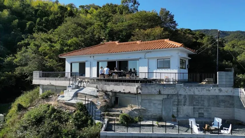b local Sugawa House - Exclusive Seaside Escape in Ocean House - Image 1