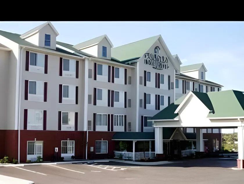 Wingate Suites by Wyndham Youngstown - Austintown - Image 1