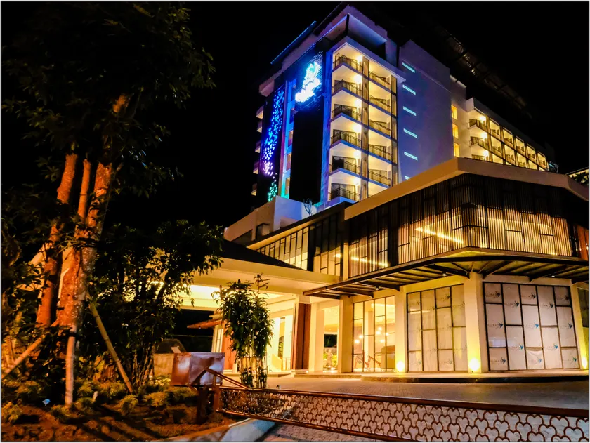 ILLIRA Hotel Banyuwangi - Image 1
